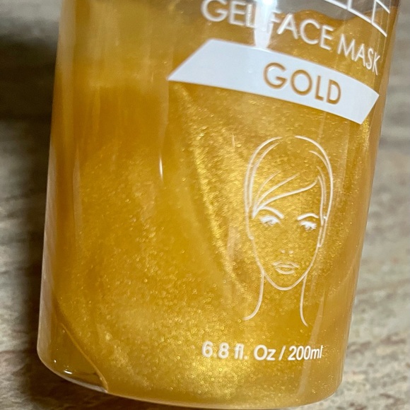 Bundle of Revele gold gel face mask and The Ordinary Glycolic acid toner - Picture 4 of 13